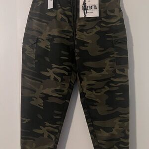 BNWT Telepatia Brand Camo Cargo Jogger Pants - Olive & Black